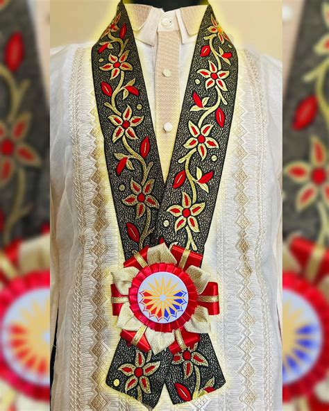 Where to Buy Unique, Handcrafted Rosette Lei .